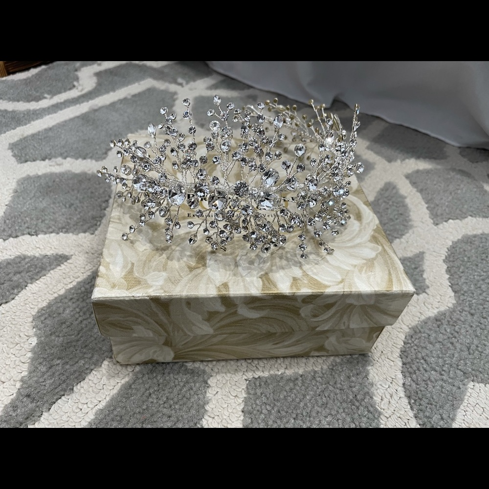 Swarovski Crystal Wedding Headpiece Bridal Styles.
